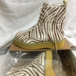 Urban Outfitters boots size 10